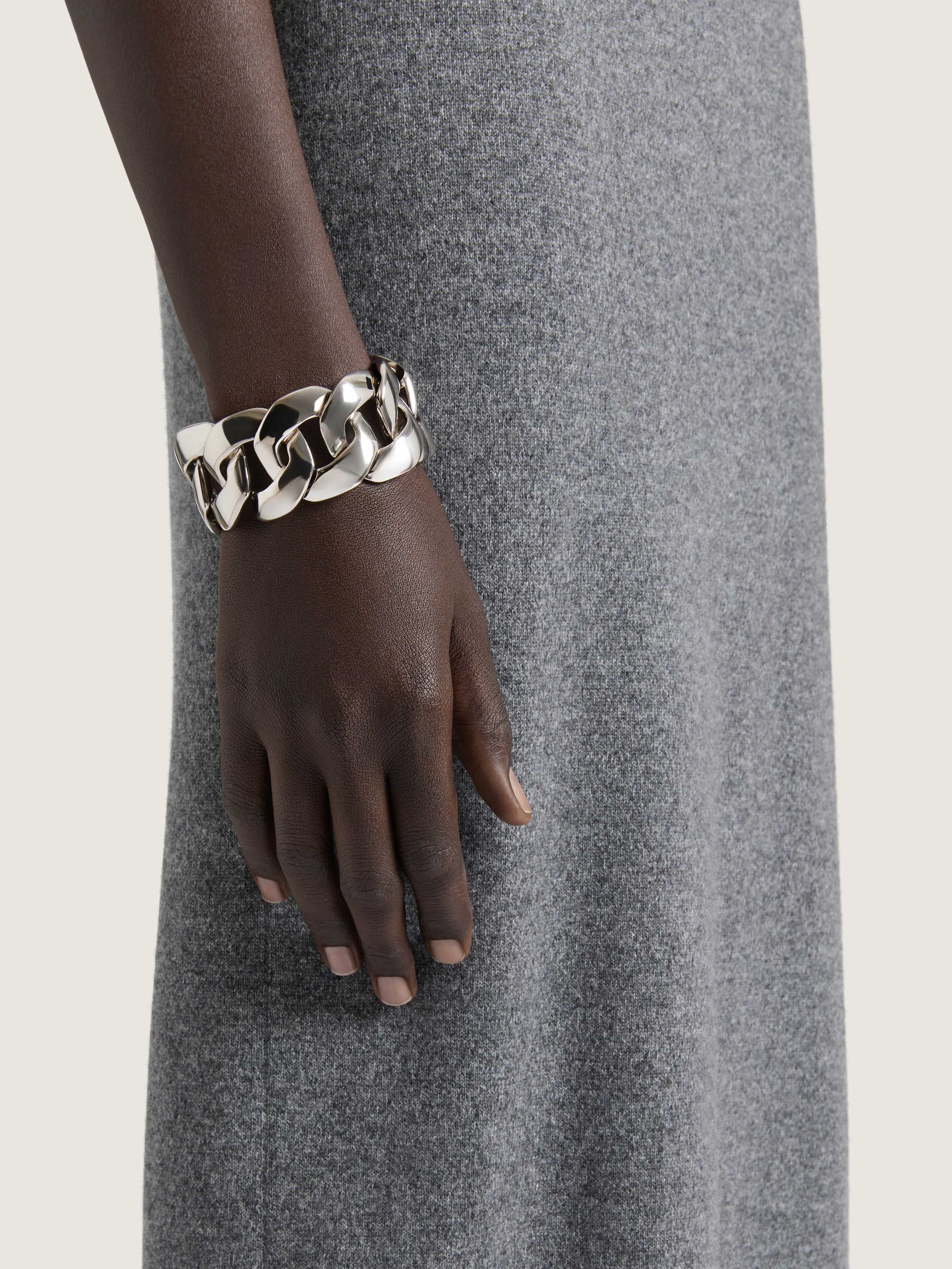 Chain bracelet in metal